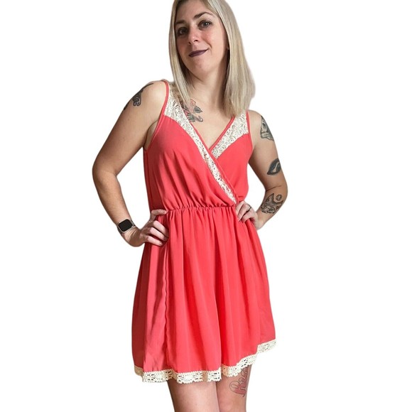 Margo & Sebastian Dress M Medium Coral w/ Ivory Lace V Neck Sleeveless Mini - Picture 3 of 15